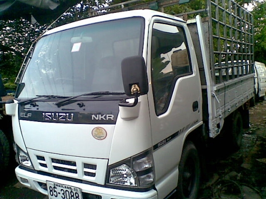 ขาย 4 ล้ออิซูซุบรรทุก NKR รถห้างแท้ ๆ