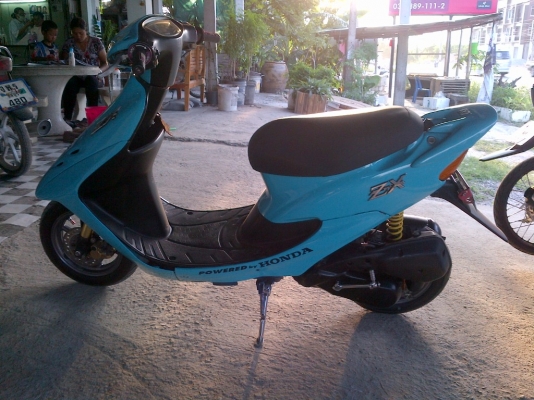 ขาย!ฮอนด้าZX ล้อแม็ก เครื่องแรงวิ่งดีคับ สีสวย แถมท่อตะเเกลง1ใบคับ