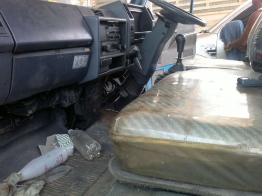 ขายรถ อิซูซุ 6 ล้อ ท้ายลาด กับ รถแบคโฮ 50 UU  สนใจติดต่อ 081 - 6079515