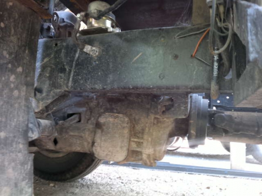 ขายรถ อิซูซุ 6 ล้อ ท้ายลาด กับ รถแบคโฮ 50 UU  สนใจติดต่อ 081 - 6079515