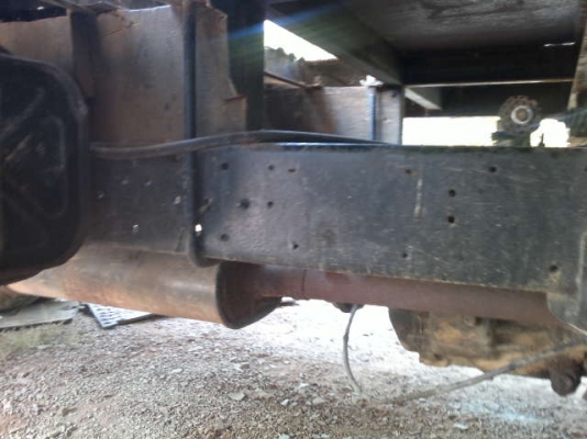 ขายรถ อิซูซุ 6 ล้อ ท้ายลาด กับ รถแบคโฮ 50 UU  สนใจติดต่อ 081 - 6079515