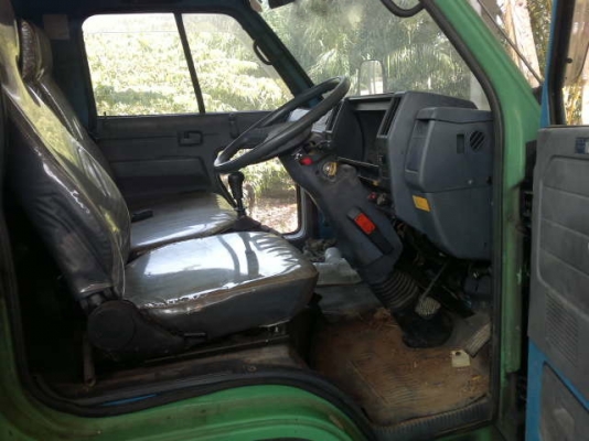 ขายรถ อิซูซุ 6 ล้อ ท้ายลาด กับ รถแบคโฮ 50 UU  สนใจติดต่อ 081 - 6079515