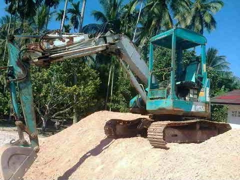 ขายรถ อิซูซุ 6 ล้อ ท้ายลาด กับ รถแบคโฮ 50 UU  สนใจติดต่อ 081 - 6079515