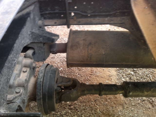 ขายรถ อิซูซุ 6 ล้อ ท้ายลาด กับ รถแบคโฮ 50 UU  สนใจติดต่อ 081 - 6079515