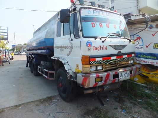 ขายถังน้ำมันถังจุ15000ลิตรโหลดล่างถังสวย(ขายเฉพาะถังน้ำมัน)