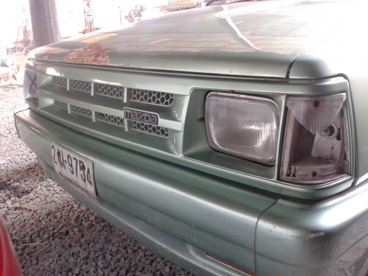 ขอขาย body mazda van ไม่มีเครื่องกับเกียร์