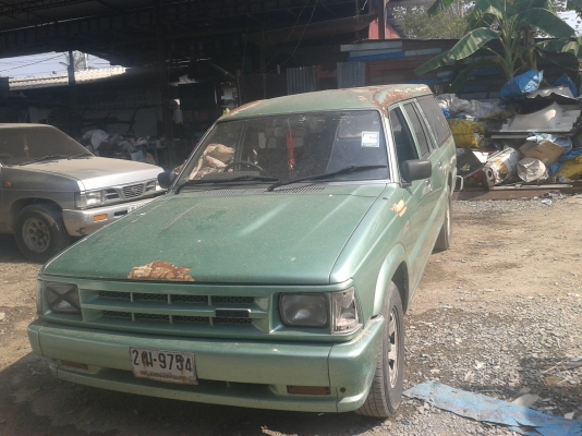 ขอขาย body mazda van ไม่มีเครื่องกับเกียร์