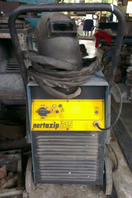 Sell>> Plasma cutting  พร้อมปั้มลม Puma ตัดได้ 2-15 มิล / 5 หุล ของฝรั่งเศษครับ นครปฐม