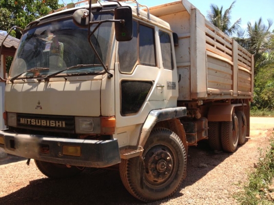 รถมิสซู 10 ล้อดั๊ม FN527M - TD   195 แรงม้า  สนใจติดต่อ 081 - 6079515