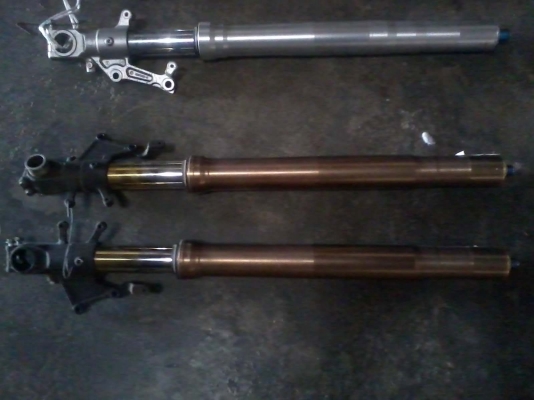 โช๊ค อัพไซด์ดาว ของ Suzuki gsxr 1000 สภาพสวยๆ ใสๆ ไม่มีตามดครับ