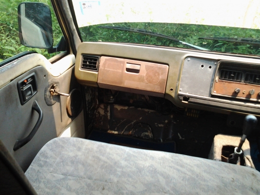 ขายรถตู้ ISUZU 95,000 บาท ทะเบียนภาษีครบ