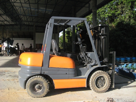 ขาย Fork lift โฟคลิฟ โตโยต้า นำเข้า รุ่น 6FD30 3 ตัน สูง 3 เมตร