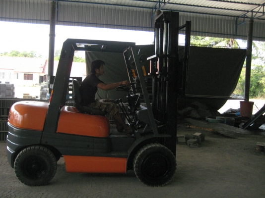 ขาย Fork lift โฟคลิฟ โตโยต้า นำเข้า รุ่น 6FD30 3 ตัน สูง 3 เมตร