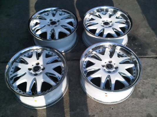 ขายแม็กแต่งขอบ17 4/100 กว้าง7.5 มือ2  ตามรูป 7000.-