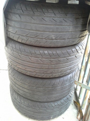 ขายยาง 205-45-17 ปี12 วิ่ง มาแค่ไม่ถึง3เดือน วิ่งน้อย ขายถูกๆ5000.-