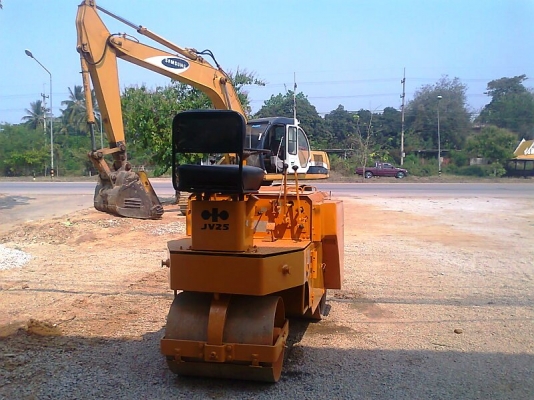 ขายด่วน..รถบด KOMATSU JV25 เครื่องแรง ระบบทำงานดี ได้งานไว ประหยัดน้ำมัน สุดคุ้ม รถสวย พร้อมใช้งาน.