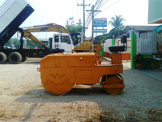 ขายด่วน..รถบด KOMATSU JV25 เครื่องแรง ระบบทำงานดี ได้งานไว ประหยัดน้ำมัน สุดคุ้ม รถสวย พร้อมใช้งาน.