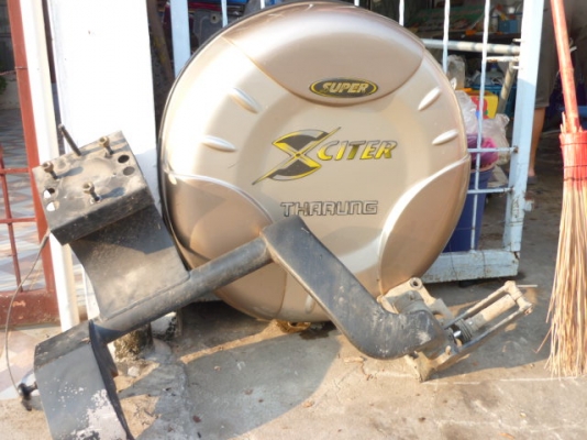 ชุดใส่ยางอะไหล่ท้ายรถ เปิดปิดแบบสวิง พร้อมฝาครอบล้อหลัง  ไม่ได้ใช้แล้ว + สุนัข ปอมเมอเรเนี่ยน เพศผู้ ราคาไม่แพง