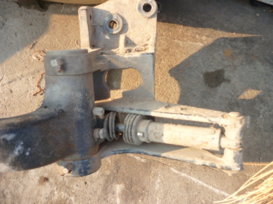 ชุดใส่ยางอะไหล่ท้ายรถ เปิดปิดแบบสวิง พร้อมฝาครอบล้อหลัง  ไม่ได้ใช้แล้ว + สุนัข ปอมเมอเรเนี่ยน เพศผู้ ราคาไม่แพง