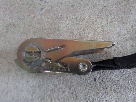 สายรัดพร้อมชุดดึงรัดของให้แน่น สายยาว3.35 เมตร ชุดโยกดึงรัด 35 cm. สภาพใหม่ใช้ดึงรัดของ