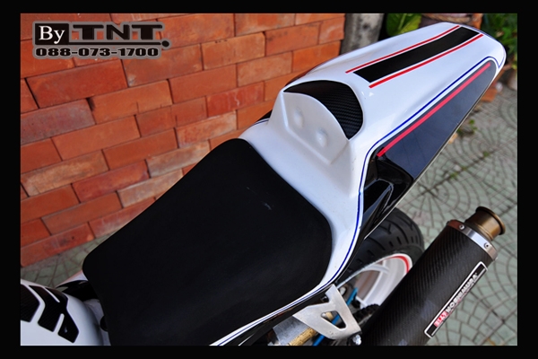 <TNT>ขาย Honda VFR(NC-30) 400 cc./ปี92/สีขาว/ทะเบียนแท้/แฟริ่งแต่ง..สวยๆ>>>>>