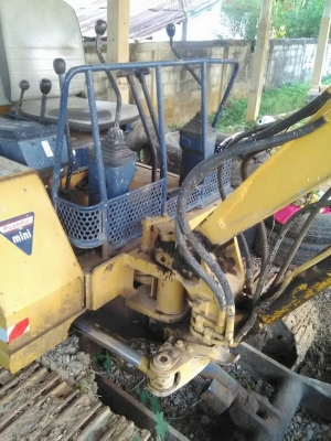 ต้องการขาย KOMATSU ขนาด PC-20 รุ่น 6