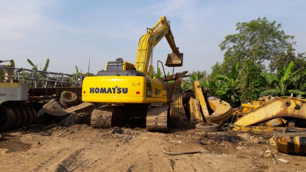 KOMATSU PC200-8 ใช้งาน 12000ช.มเอกสารเล่มทะเบียน KOMATSU PC200-8 ใช้งาน 12000ช.มเอกสารเล่มทะเบียน