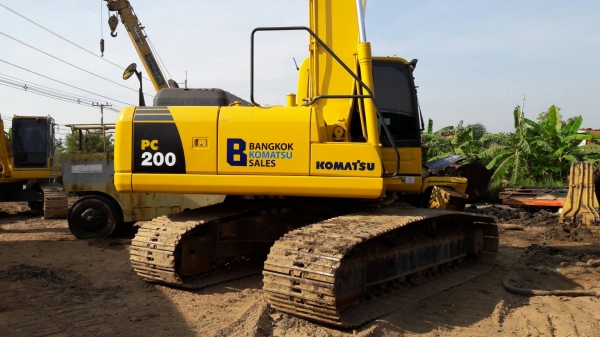KOMATSU PC200-8 ใช้งาน 12000ช.มเอกสารเล่มทะเบียน