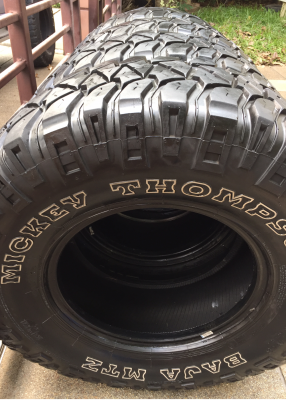 ยาง Mud Mickey Thompson 285 75 16 กลางปี14 ดอกเยอะ ไม่มีปะ ราคาไม่แพง ยาง Mud Mickey Thompson 285 75 16 กลางปี14 ดอกเยอะ ไม่มีปะ ราคาไม่แพง