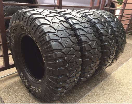 ยาง Mud Mickey Thompson 285 75 16 กลางปี14 ดอกเยอะ ไม่มีปะ ราคาไม่แพง