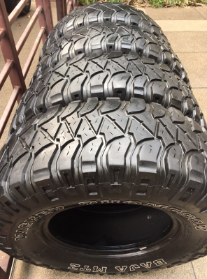 ยาง Mud Mickey Thompson 285 75 16 กลางปี14 ดอกเยอะ ไม่มีปะ ราคาไม่แพง ยาง Mud Mickey Thompson 285 75 16 กลางปี14 ดอกเยอะ ไม่มีปะ ราคาไม่แพง