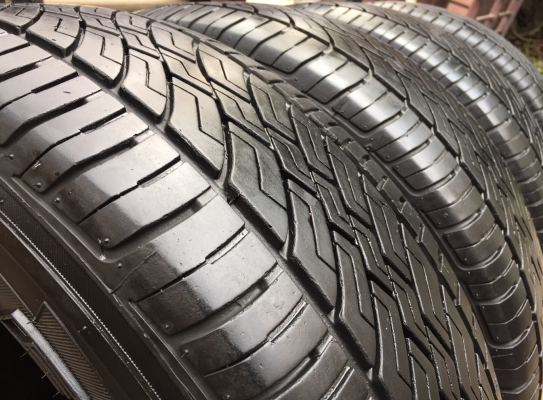 ยาง Achilles 215 70 16 ปี15 ดอกเยอะ พร้อมใช้งาน ราคาไม่แพง