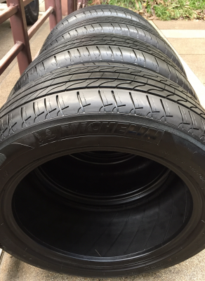 ยาง Michelin 215 55 17 ปี14 ดอกเต็ม ไม่มีปะ เนื้อนิ่มๆ ราคาไม่แพง ยาง Michelin 215 55 17 ปี14 ดอกเต็ม ไม่มีปะ เนื้อนิ่มๆ ราคาไม่แพง