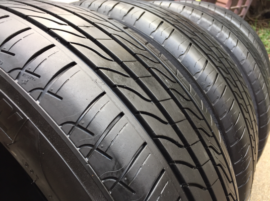 ยาง Michelin 215 55 17 ปี14 ดอกเต็ม ไม่มีปะ เนื้อนิ่มๆ ราคาไม่แพง ยาง Michelin 215 55 17 ปี14 ดอกเต็ม ไม่มีปะ เนื้อนิ่มๆ ราคาไม่แพง