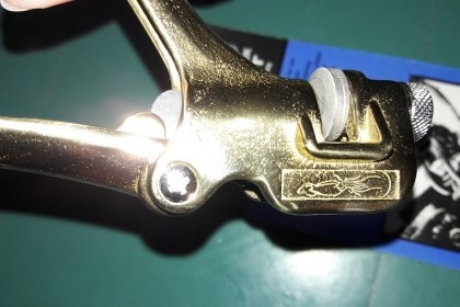 ขายคัดคองเลื่อยตราหมึกเบ็ด SQUID HOOK Made in England.ทำจากทองเหลืองทั้งตัว