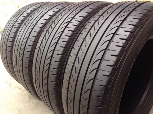 ยาง GOOD YEAR 205-70-15 ปี 16 ครบชุด 4 เส้น 6000  สภาพสวยไม่มีปะไม่บวมไม่กินข้าง ดอกยางเหลือเยอะเอาไปวิ่งกันใด้อีกยาวค่ะ