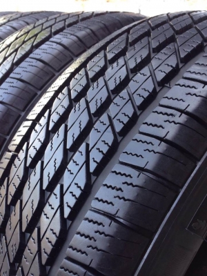 ยาง MICHELIN 265-65-17 ปี 15 ครบชุด 4 เส้น 7500  สภาพสวยๆไม่บวมไม่กินข้าง ดอกยางเหลือเยอะเอาไปวิ่งกันใด้อีกยาวค่ะ