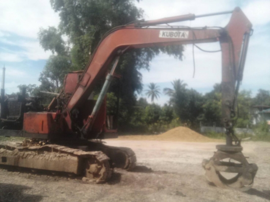 ขายรถแบคโค kobota 60คีบไม้ สภาพใช้งานทุกวัน