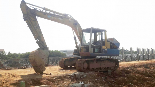 ขายรถแบคโฮ KOMATSU PC100-3