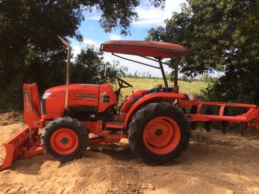 279000บาทครับ L3608 สวยๆงามๆครับ เครื่องดีมากๆครับ เกียร์ดีไม่มีหอน แห้งๆไม่มีรั่วซึมครับ