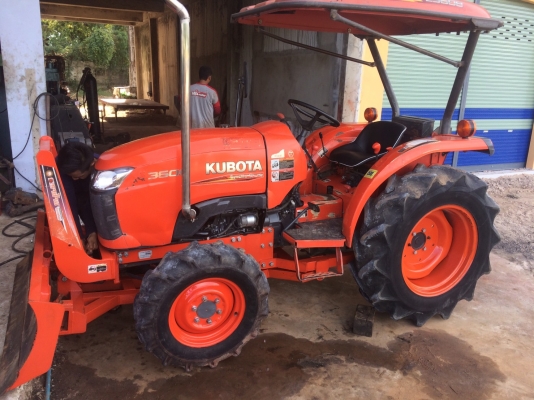 279000บาทครับ L3608 สวยๆงามๆครับ เครื่องดีมากๆครับ เกียร์ดีไม่มีหอน แห้งๆไม่มีรั่วซึมครับ