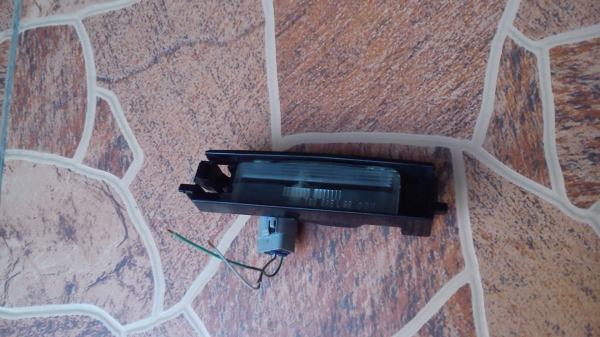 ไฟส่องป้ายทะเบียน ของรถ TOYOTA Koito T82 ไฟส่องป้ายทะเบียน ของรถ TOYOTA Koito T82