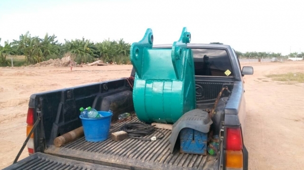 รับสั่งทำบุ้งกี้ รถแมคโค ขุดฟุ๊ตติ้ง ตอม่อ เสาเข็ม กว้าง ตามขนาดที่ต้องการ ทั้งรถเล็ก รถใหญ่