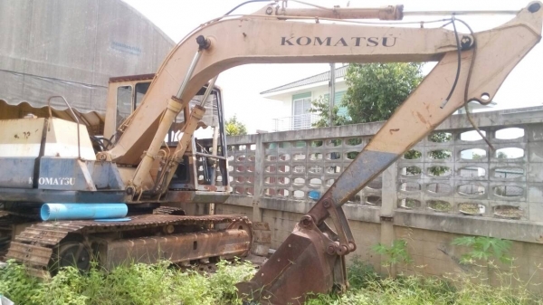 ขายเหมารถแมคโค โคมัสสุ PC-100-3 สภาพสมบูรณ์ 1คัน สภาพไม่สมบูรณ์ 1คัน   ขาดตัวเดิน เครื่องไม่เดิม ปั้มมี ขายไม่แพงครับสนใจโทรมาคุยกันครับ