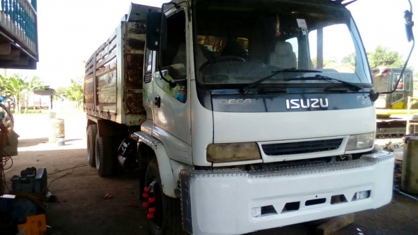 ขายIsuzu230hpดั้มมีระบบลากพ่วง สภาพพร้อมใช้ ติดต่อคุณอ๊อฟพิจิตร086-737-9991