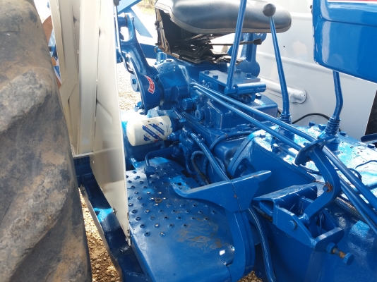 ขายรถไถฟอรด๋6600ที3เล่มทะเบียนครบรถอยู่สุพรรนบุรี0871684611 ขายรถไถฟอรด๋6600ที3เล่มทะเบียนครบรถอยู่สุพรรนบุรี0871684611