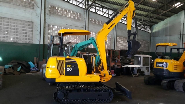 ขาย รถขุด KOMATSU รุ่น PC20-7- มือสองญี่ปุ่น แทรกเหล็ก สลัก บูท เอวแน่น 100\% สวย พร้อมใช้งาน แรงดี ทุกระบบ  มือถือ/LINE ID : 0818753444
