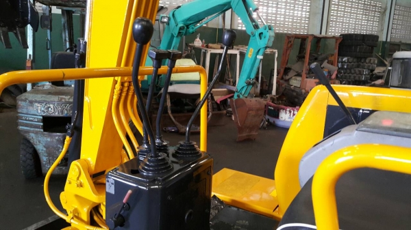 ขาย รถขุด KOMATSU รุ่น PC20-7- มือสองญี่ปุ่น แทรกเหล็ก สลัก บูท เอวแน่น 100\% สวย พร้อมใช้งาน แรงดี ทุกระบบ มือถือ/LINE ID : 0818753444 ขาย รถขุด KOMATSU รุ่น PC20-7- มือสองญี่ปุ่น แทรกเหล็ก สลัก บูท เอวแน่น 100\% สวย พร้อมใช้งาน แรงดี ทุกระบบ มือถือ/LINE ID : 0818753444