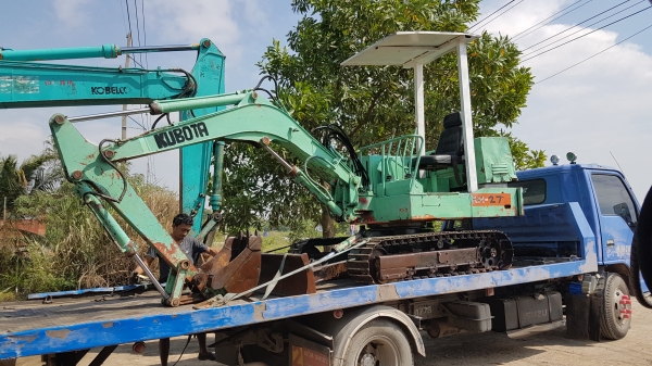 ขายด่วนรถแบคโฮKUBOTAคูโบต้าKH27เทียบเท่าPC30เครื่องดีปั่มแรงรถนอกเพิ่งนำเข้ามาใหม่ยังไม่เคยใช้งานในเมืองไทยเลย