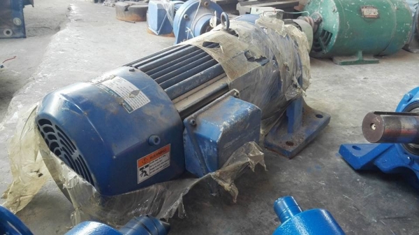 ** Sold ** มอเตอร์เกียร์ Sumitomo Cyclodrive 5 HP มีเบรค ทด 1:25 เพลาออก 60 RPM ของใหม่เก่าเก็บไม่เคยใช้งาน